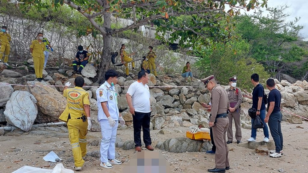 นิสิตพยาบาลปี 2 ม.บูรพาลาโลก “ป่วยหูดับ” เรียนไม่ได้ เดินลงทะเล “สามมุข”